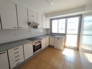 Location Appartement à Rúa de garcía barbón 123. Piso 4 habitaciones céntrico