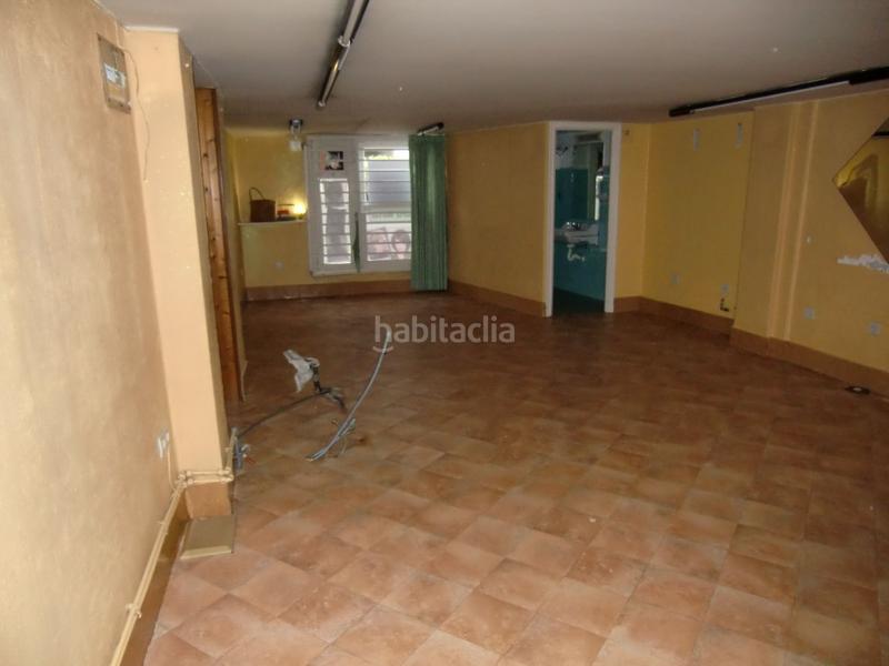 Foto 40372d93-ad67-4c75-bbbf-f55d14e1f29c. Alquiler local comercial oportunidad de tener tu propia peluqueria céntrica en Vigo