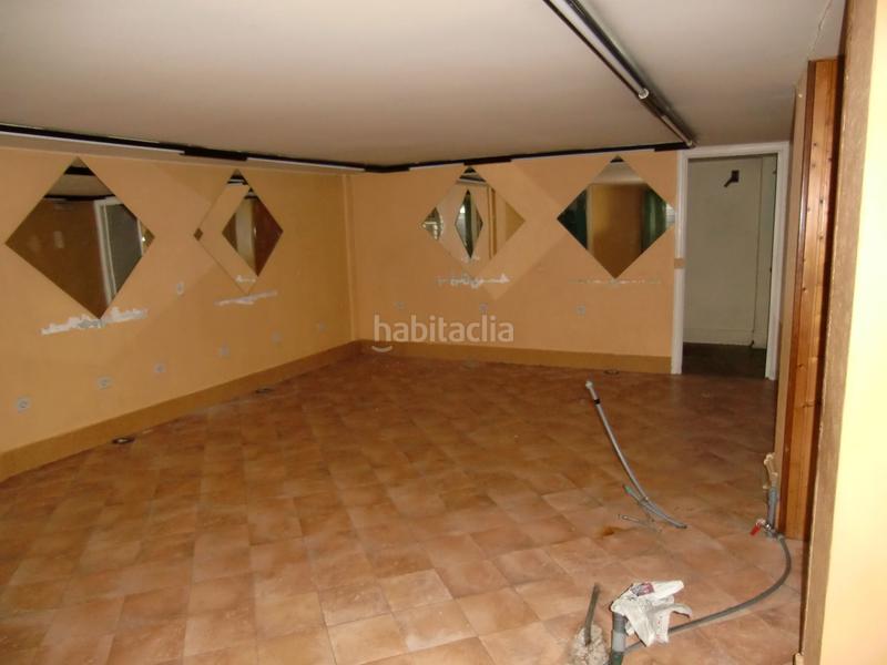 Foto 970d4f3c-1fad-4530-aec0-19ad3cbf61cd. Alquiler local comercial oportunidad de tener tu propia peluqueria céntrica en Vigo