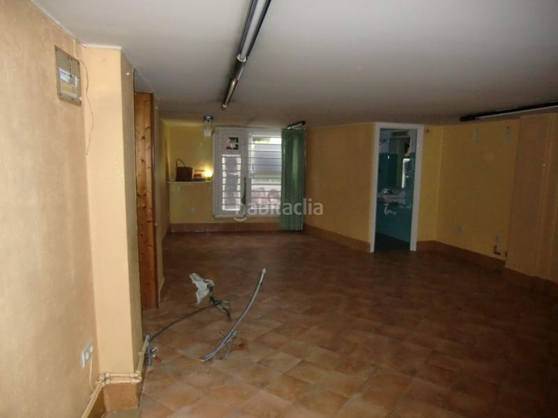 Foto cf52a82c-51c9-4518-b741-c0ad140a5ab7. Alquiler local comercial oportunidad de tener tu propia peluqueria céntrica en Vigo