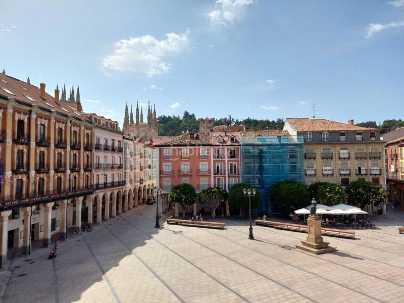 Foto 2f9c0822-1e46-4202-b17b-b7bcf2bc62b9. Apartamento exclusiva vivienda en paseo del espolón en Burgos