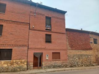 Casa adossada  Calle río arlanzón. Casa reformada en pampliega