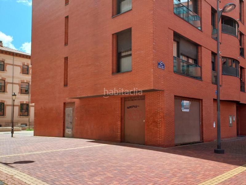 Foto a3080fc1-5a41-496b-a1ee-9724effdc351. Alquiler local comercial local en esquina con múltiples posibilidades en Burgos