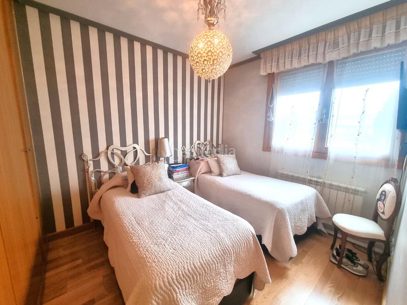 Foto 44b7acf2-6bd6-4572-8468-2b2331e4aee3. Pis amb aparcament a Villafría - La Ventilla - Castañares Burgos