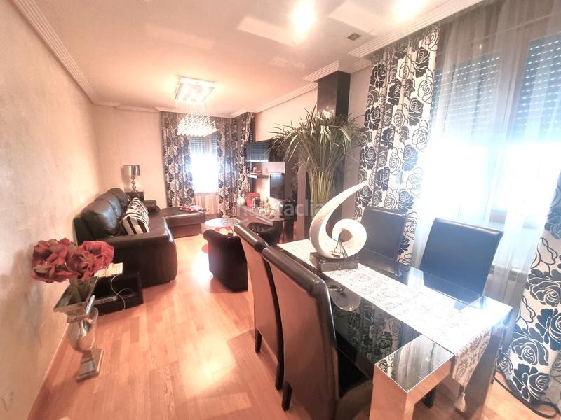 Foto 7843ffdb-9966-404a-ae6c-5598420f8081. Pis amb aparcament a Villafría - La Ventilla - Castañares Burgos