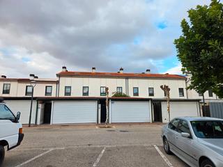 Maison jumelée à Via minera 29. Adosado a cinco minutos de burgos