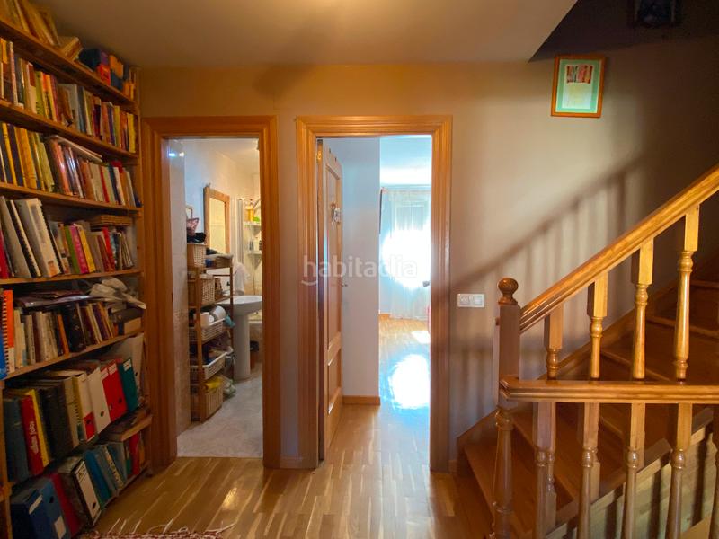 Foto b563fbfe-f7b8-4add-87f9-535f4b3bbba0. Maison jumelée avec parking dans Villatoro Burgos