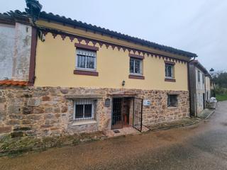 Masia a Calle iglesia 33. Vivienda al lado de ibeas de juarros