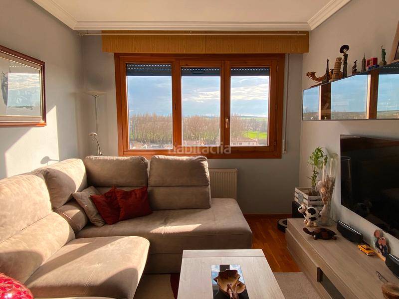 Foto 80f67f9e-afc0-4af4-8db7-fca9caa426b2. Pis amb calefacció aparcament a Barriada de Yagüe Burgos