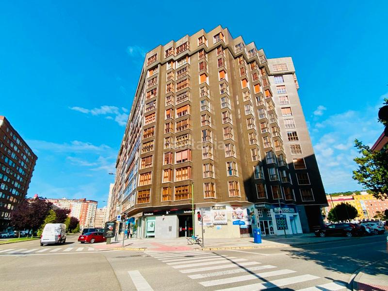 Foto 23f922a7-3765-4214-9a93-7b5aeb8e94bc. Appartement avec chauffage parking dans Reyes Católicos Burgos