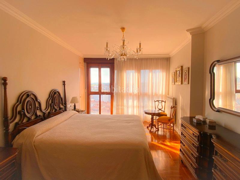 Foto dbb75a88-ecaf-4b4e-8911-1df45a47d2de. Appartement avec chauffage parking dans Reyes Católicos Burgos