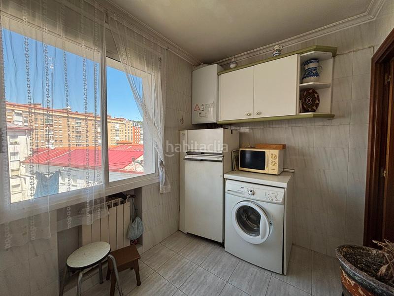 Foto 33f1f8ea-88fe-4625-afae-3ff889dcba3b. Apartament amb calefacció aparcament a Reyes Católicos Burgos