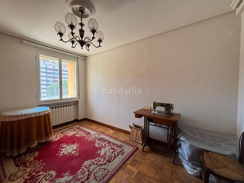 Foto 55832493-240b-4d9b-8e1d-8f07f2f4e64c. Apartament amb calefacció aparcament a Reyes Católicos Burgos