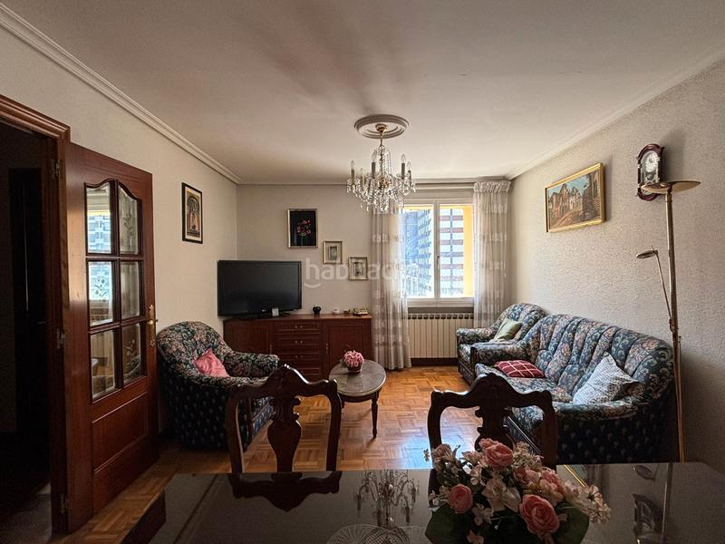 Foto fdb5b6e5-d82c-40ce-9da4-5ce12f8b6c23. Apartament amb calefacció aparcament a Reyes Católicos Burgos