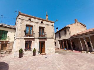 Maison jumelée  Plaza mayor 12. Exclusiva vivienda con encanto rural en presencio