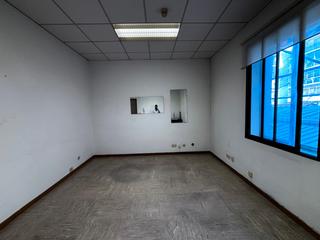 Alquiler Oficina  Avenida reyes católicos. Junto plaza españa