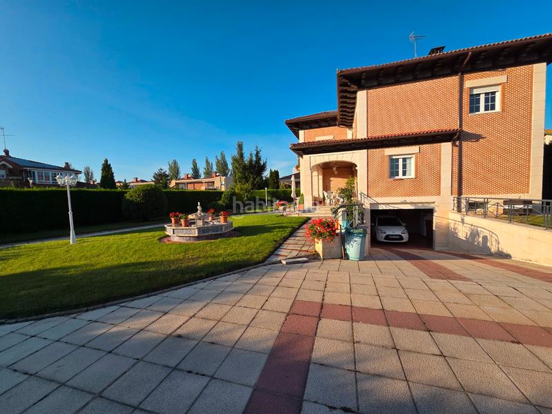 Foto 117bec7d-60d6-45c4-a565-45b93113fd14. Chalet en plaza san francisco 3 chalet individual en tomillares en Castrillo del Val