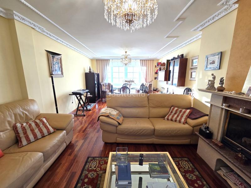 Foto 34b903ba-1487-4050-8250-3191dd3a258f. Chalet en plaza san francisco 3 chalet individual en tomillares en Castrillo del Val