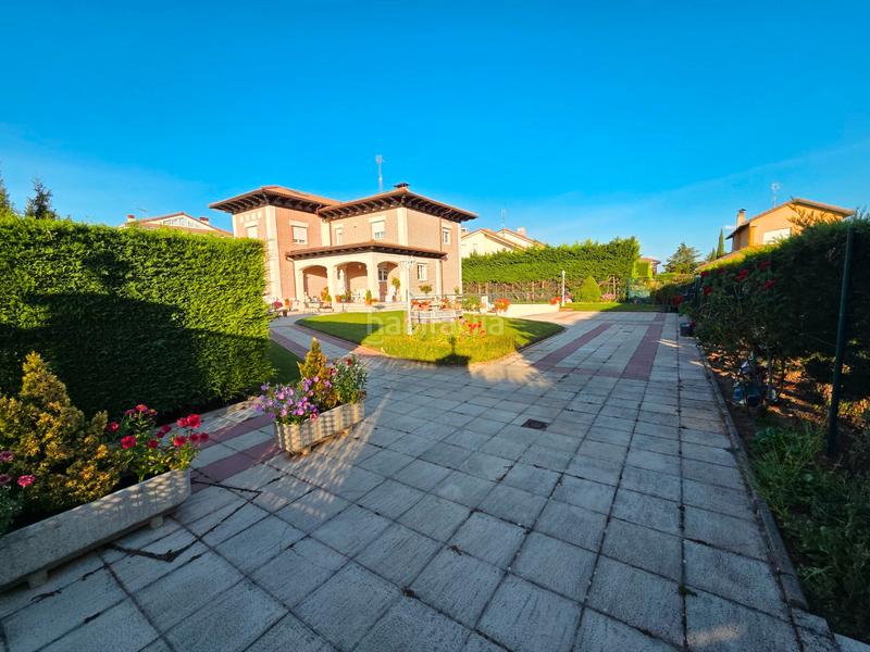 Foto 3ae8fe0b-a0dd-431e-9b0b-20821fbbb07a. Chalet en plaza san francisco 3 chalet individual en tomillares en Castrillo del Val