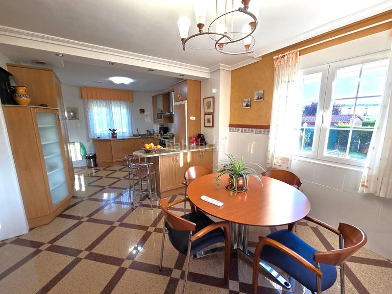 Foto 4ff4aa15-0268-418c-909f-35ac6a7a58d6. Chalet en plaza san francisco 3 chalet individual en tomillares en Castrillo del Val