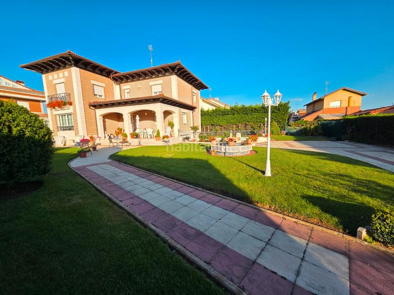 Foto 651c7a64-ebc5-4c19-987c-08bf81677c08. Chalet en plaza san francisco 3 chalet individual en tomillares en Castrillo del Val