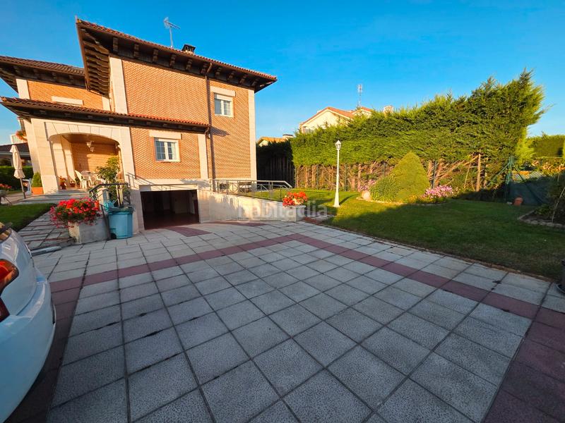 Foto c1f13199-de78-4b8f-a873-858f8f505428. Chalet en plaza san francisco 3 chalet individual en tomillares en Castrillo del Val