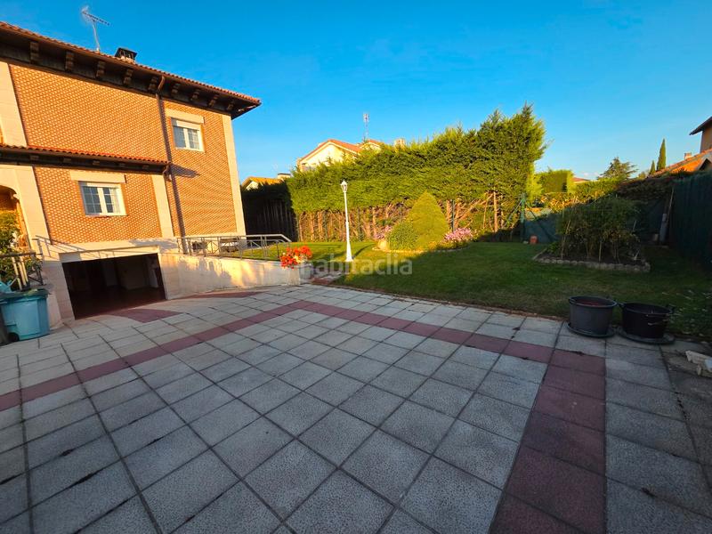 Foto e84cba83-9187-4ddd-8a2c-f77e06da5ac0. Chalet en plaza san francisco 3 chalet individual en tomillares en Castrillo del Val