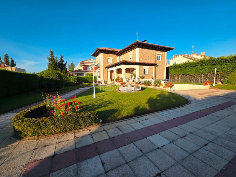 Foto ffa435c6-d5d5-495e-970b-b3a941a7ddc5. Chalet en plaza san francisco 3 chalet individual en tomillares en Castrillo del Val