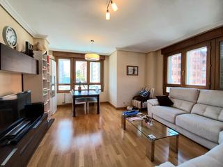 Appartement  Calle de calleja y zurita. Céntrica, exterior con garaje y trastero