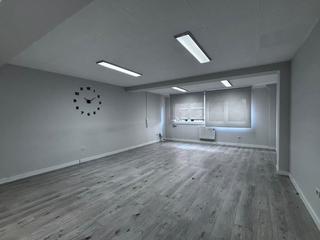 Location Bureau  Avenida vena. Céntrica reyes católicos