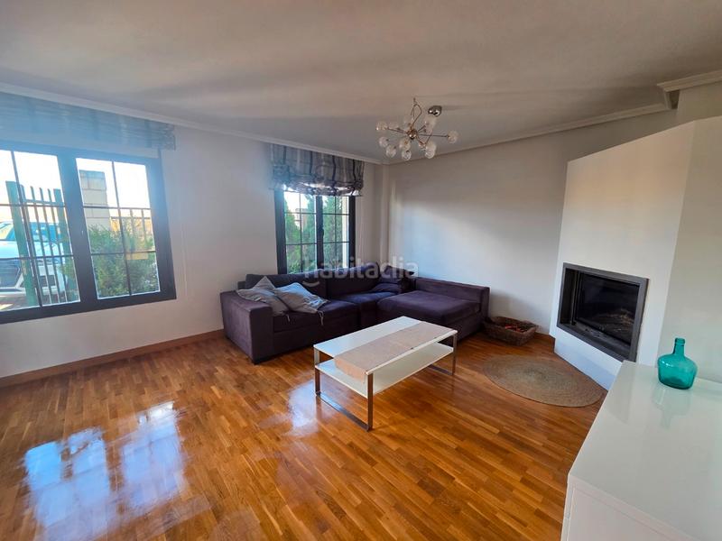 Foto 44bd6f98-e8d0-4cb7-bcce-4cb34638f70a. Casa adossada amb xemeneia calefacció aparcament a Cardeñadijo