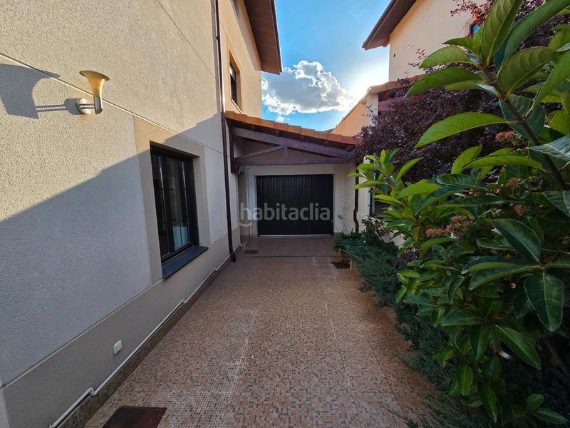 Foto 5102b9b2-9f1f-489b-bb20-c849401c2c33. Casa adossada amb xemeneia calefacció aparcament a Cardeñadijo