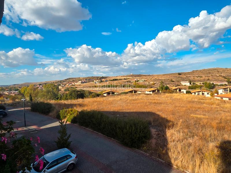 Foto d48c906f-d93a-489e-9f8a-a4fbe9b4ec53. Casa adossada amb xemeneia calefacció aparcament a Cardeñadijo