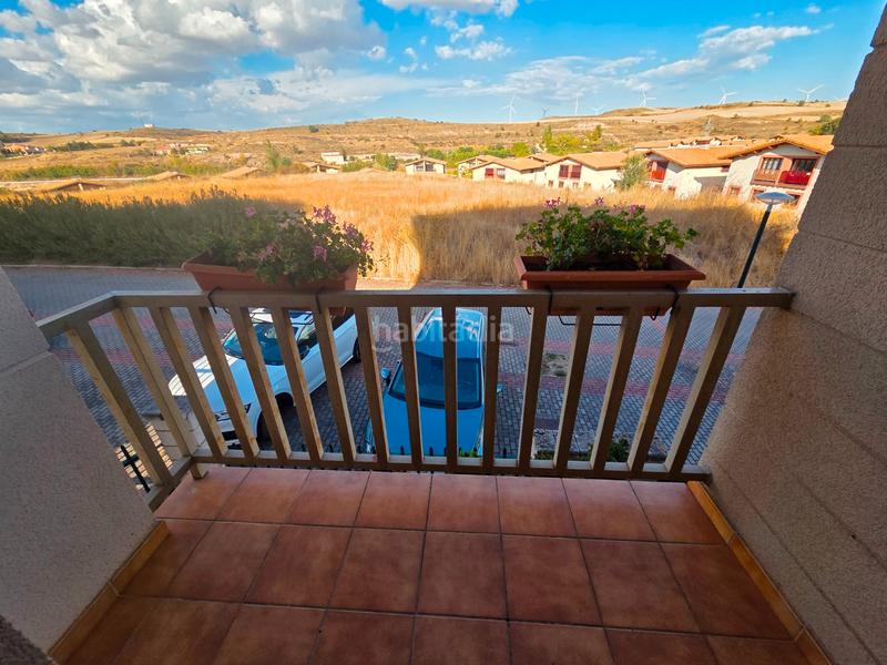 Foto f5176c7e-ca2d-4a3c-a8d8-d53c5348cd37. Casa adossada amb xemeneia calefacció aparcament a Cardeñadijo