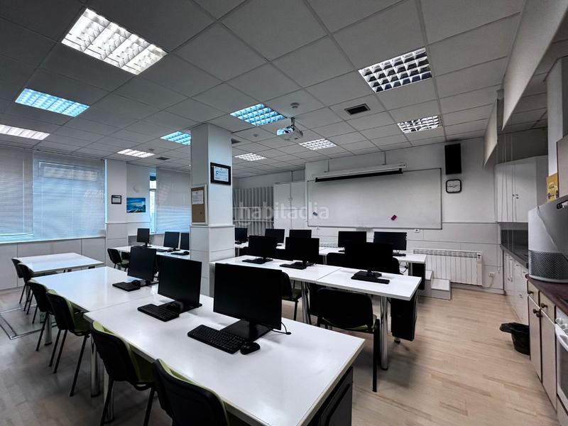 Foto e00faf25-ca44-413d-a71b-eaa9331405d8. Locale commerciale in calle san francisco 101 in Los Vadillos - R. Sanitaria - Pozanos Burgos