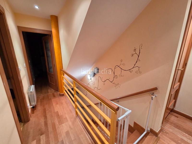 Foto f9e8c36f-1279-497a-a59d-42c7c17c5bb7. Tríplex fantastico triplex con terraza y merendero en Burgos