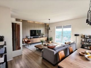 Flat  Calle de europa. Estupenda vivienda exterior con garaje y tres trasteros