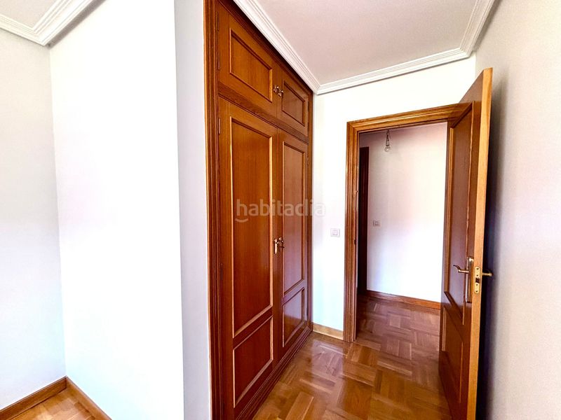 Foto 17fe551e-1635-43b5-9b4c-d5f202ab9de0. Pis amb calefacció aparcament a Los Vadillos - R. Sanitaria - Pozanos Burgos