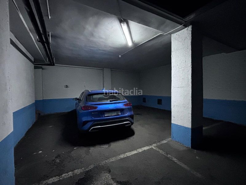 Foto 87ddc8e3-dc80-409e-8855-068e2c3698c7. Aparcament cotxe a Reyes Católicos Burgos