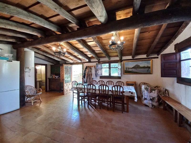 Foto 37014ba2-0f45-4ef6-af36-fcaf0d2a998c. Masia amb xemeneia a Cayuela