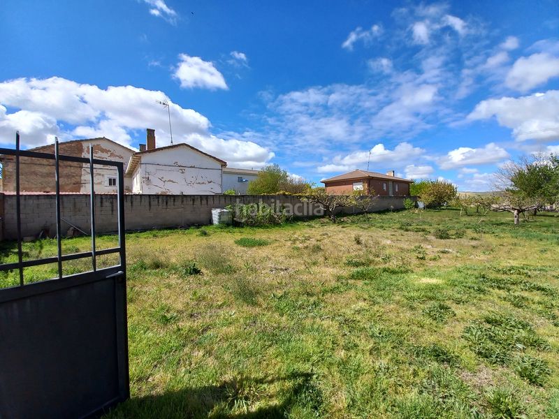 Foto 3efee780-2c5c-4c4f-87c2-df609165447c. Masia amb xemeneia a Cayuela