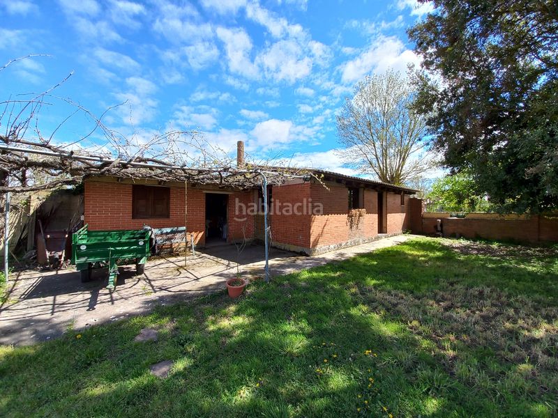 Foto 76a4d339-ea31-4ef5-b135-71491c2cee96. Masia amb xemeneia a Cayuela