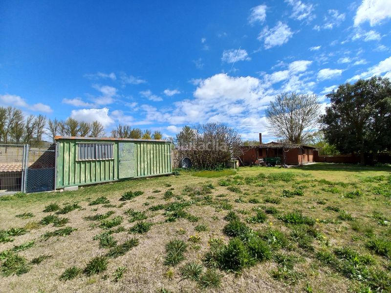 Foto 7a55e5d5-a6d8-4835-a3f2-3250949db765. Masia amb xemeneia a Cayuela