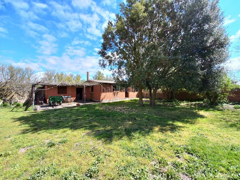 Foto 95f6f5c4-1832-4f9c-bba0-0e1130a91478. Masia amb xemeneia a Cayuela