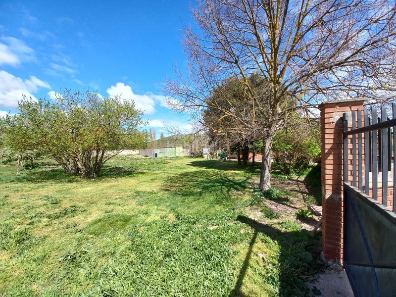 Foto a5993266-b380-4fef-b44e-eb477150cf91. Masia amb xemeneia a Cayuela