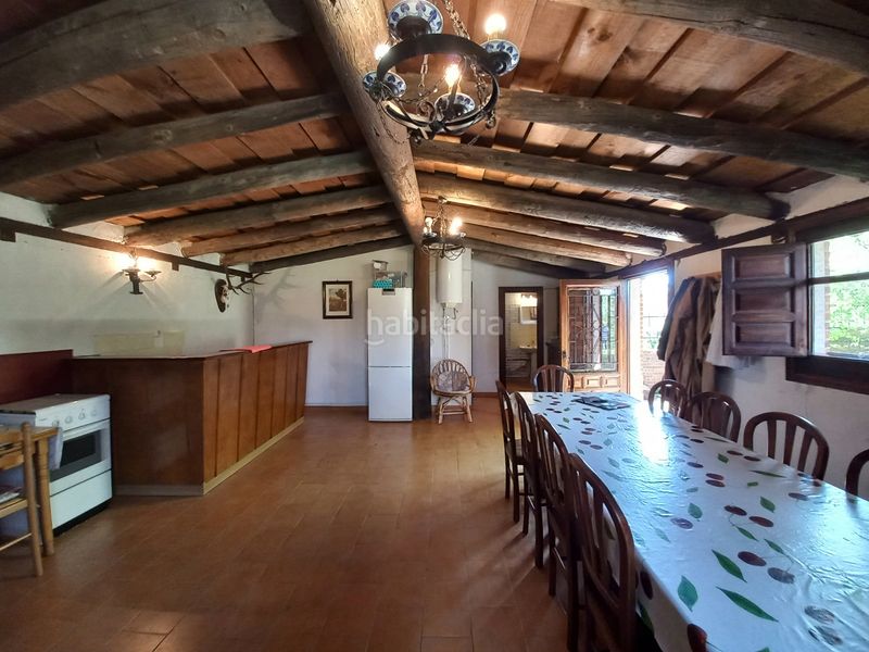 Foto a727c4ee-5f7f-4413-9236-51eb70dcc6c6. Masia amb xemeneia a Cayuela