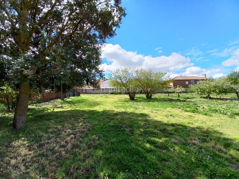 Foto b7190e0a-7c88-48e4-9153-fe4ae3987328. Masia amb xemeneia a Cayuela