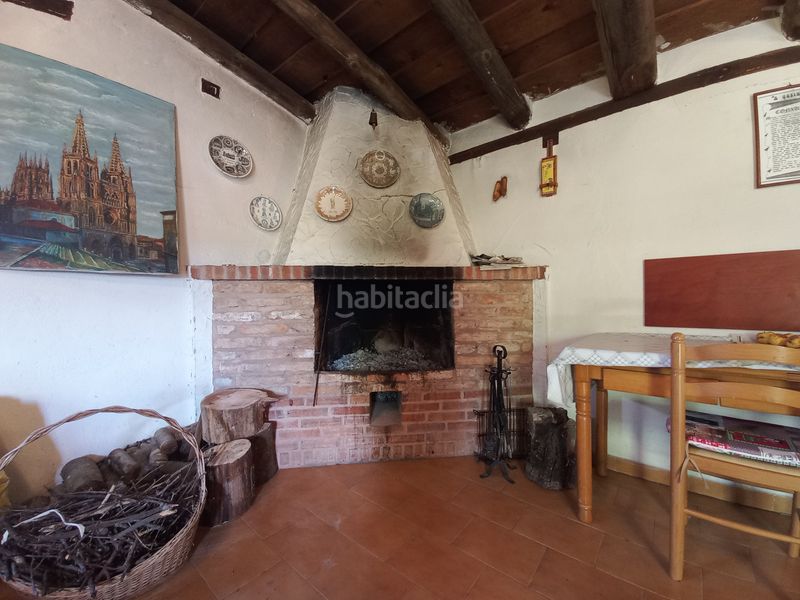 Foto c145fa0e-4a29-4370-b43f-a91a4a65bf24. Masia amb xemeneia a Cayuela