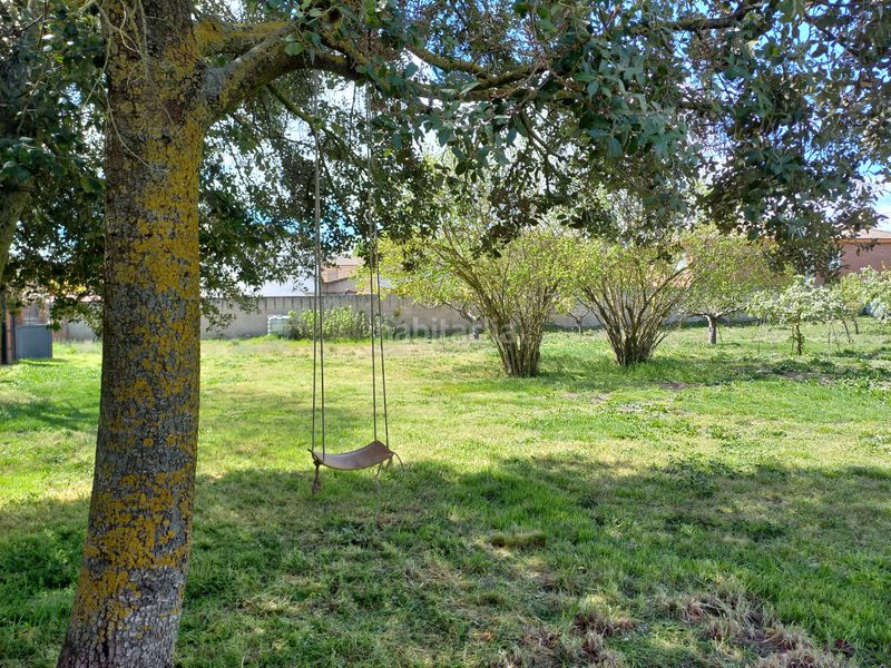 Foto f91311e0-f1da-4204-9e57-80b6e68223ca. Masia amb xemeneia a Cayuela