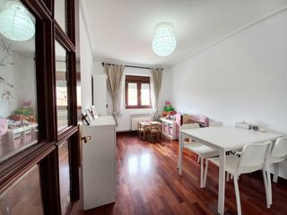 Etagenwohnung  Calle san isidro. Estupenda vivienda reformada de tres dormitorios